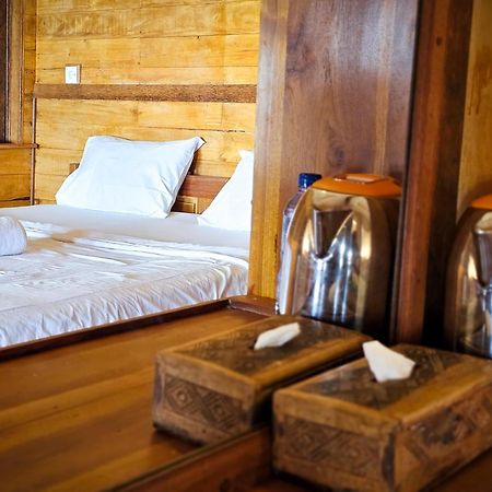 Malibu Huts Hotel Semaya Eksteriør billede