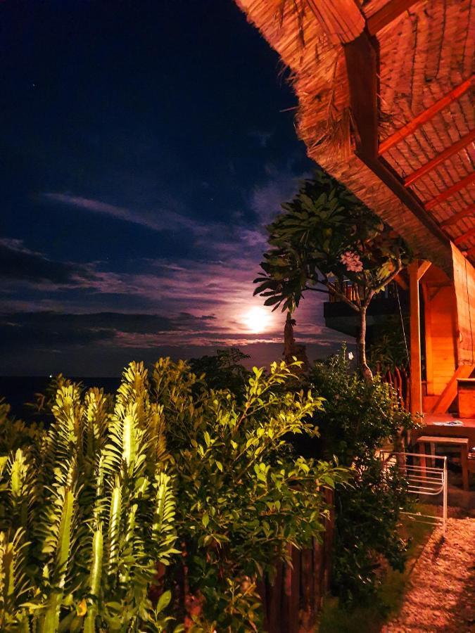 Malibu Huts Hotel Semaya Eksteriør billede