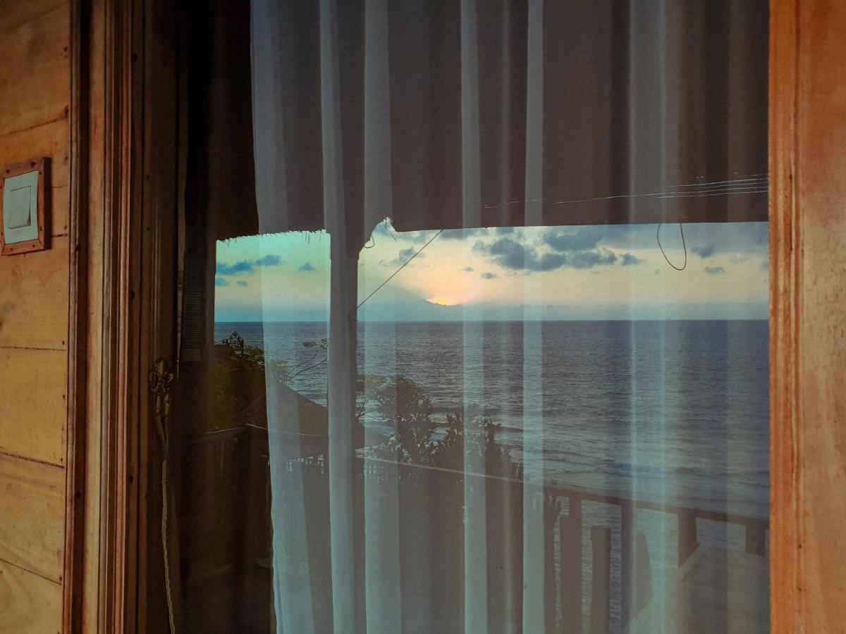Malibu Huts Hotel Semaya Eksteriør billede